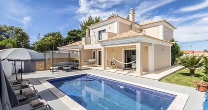 Villa Maya | 3 Bedrooms | Modern | Almancil