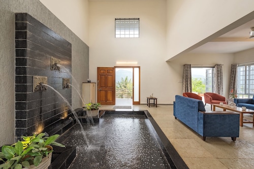 CosmicStays GreyStone Villa Mountain View & Dam