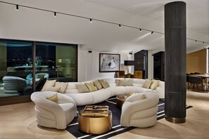 The Room | Pemandangan bandar