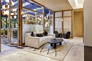 Lobby sitting area - Vakko Hotel and Residence (Istanbul)