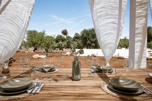 Outdoor dining