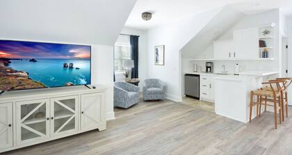 Island Attitude - 6 bed/5 bath home- Private Pool!