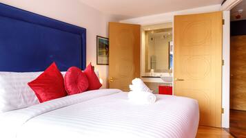 3 bedrooms, in-room safe, desk, iron/ironing board