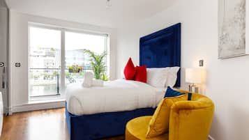 3 bedrooms, in-room safe, desk, iron/ironing board