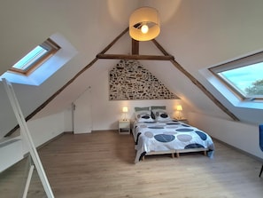 1 bedroom, travel cot, free WiFi