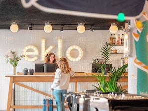 Reception - Eklo Hotels Paris Roissy CDG Airport  (Roissy-en-France)