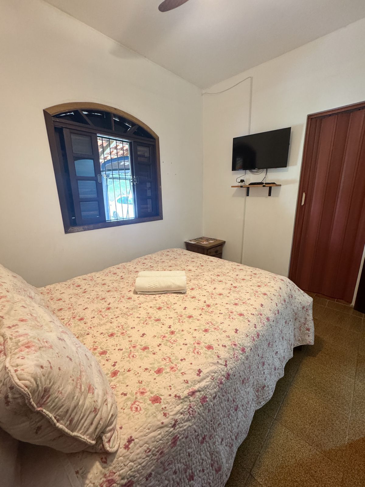 Peralatan tempat tidur hipoalergenik, bar mini, cadar katil 