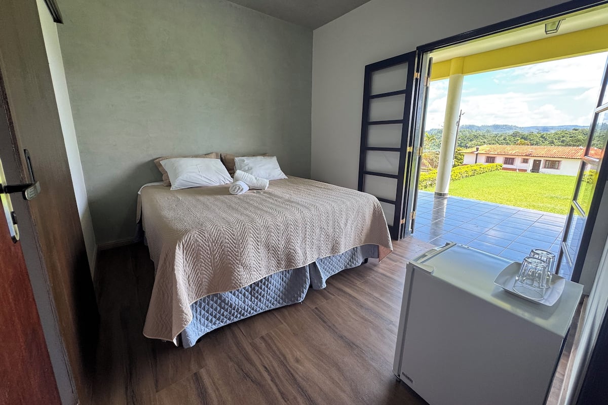 Premium Suite, 1 Bedroom, Garden View | 1 bedroom, hypo-allergenic bedding, minibar, bed sheets