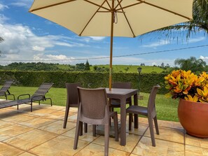 Outdoor pool - Pousada Espaço do Sol (Aracariguama)