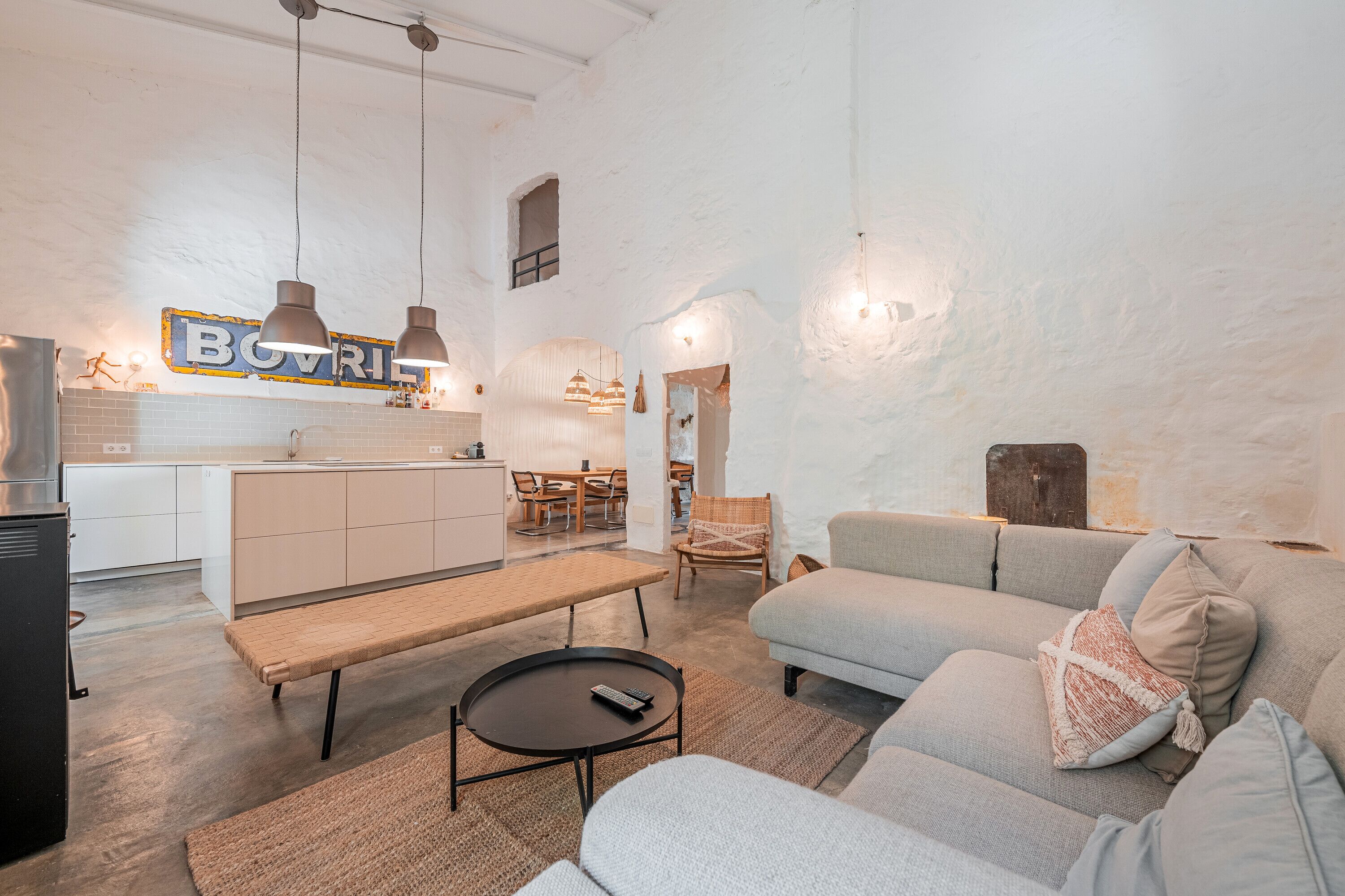 Télévision, cheminée