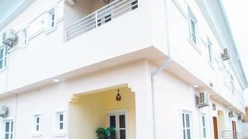 Fachada da propriedade