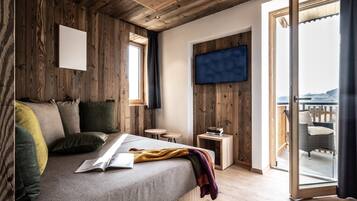 Fernseher, Kamin, Stereoanlage