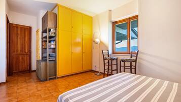 3 chambres, fer et planche Ă  repasser, Wi-Fi gratuit, draps fournis