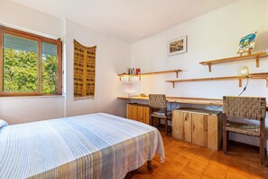 3 habitaciones, tabla de planchar con plancha y wifi gratis 