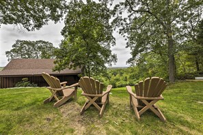 Terrace/patio - Private Guest House w/ Deck + Spectacular Views! (Montville)