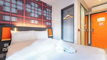 Quarto casal, 1 cama de casal | Cortinas blackout, quartos à prova de som, ferros/tábuas de passar roupa