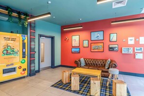 Reception - easyHotel Dublin City Centre (Dublin)