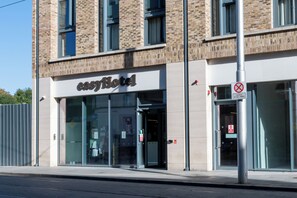 Exterior - easyHotel Dublin City Centre (Dublin)