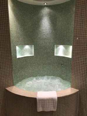 Classic Cottage | Bathroom