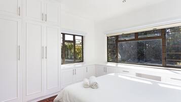 Basic House | 3 bedrooms, free WiFi