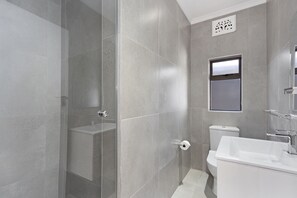 Basic House | Bathroom - Bradwell House by HostAgents (Cape Town)