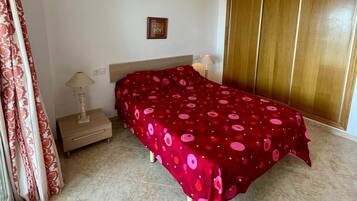 2 bedrooms, iron/ironing board