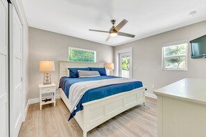 4 bedrooms, desk, iron/ironing board, free WiFi