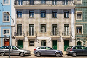 Front of property - Modern Lisbon Apartments by SoulPlaces (Lisbon)