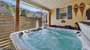 Unclassified image, 3 of 57, button - Twin Ponds Retreat-Pond/Hot Tub/Fire Pit/Game Room/Pet Friendly by RedAwning (Whittier)