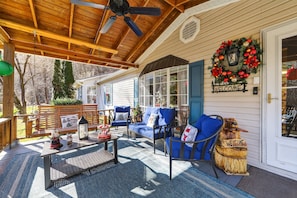 House, 4 Bedrooms | Terrace/patio - Twin Ponds Retreat-Pond/Hot Tub/Fire Pit/Game Room/Pet Friendly by RedAwning (Whittier)