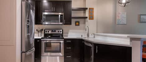 Condo, 1 Bedroom | Private kitchen | Fridge, oven, coffee/tea maker, toaster