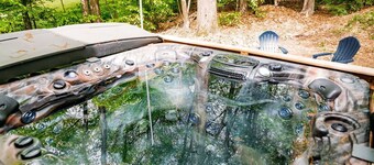 UNIQUE AND COLORFUL ~ CHEFS KITCHEN ~ HOT TUB