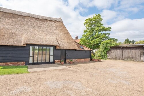 Harvest Cottage at Valley Farm Barns, Snape