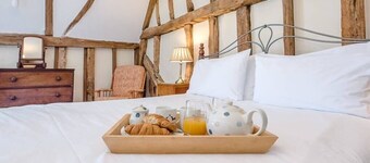 Harvest Cottage at Valley Farm Barns, Snape