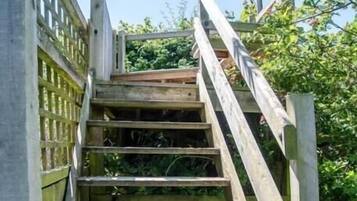 Enceinte de lâhĂ©bergement