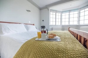 7 Schlafzimmer, Bügeleisen/Bügelbrett, WLAN, Bettwäsche
