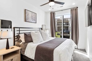 3 bedrooms, desk, iron/ironing board, travel cot - Breakaway #91: Desert Color Lagoon + Beaches (St. George)