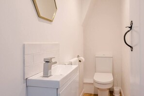 Hair dryer - Victoria Cottage, Saxmundham (Saxmundham)
