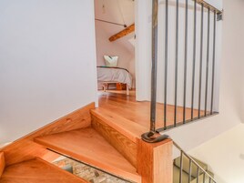 2 bedrooms, individually decorated, individually furnished, free WiFi