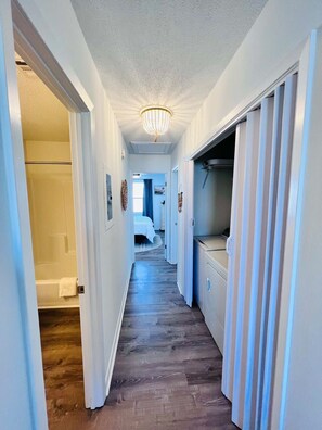 2 chambres, fer et planche à repasser, lit parapluie, Wi-Fi gratuit