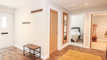 3 bedrooms, individually decorated, individually furnished, free WiFi