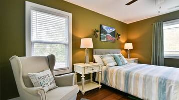3 bedrooms, iron/ironing board, travel cot, WiFi