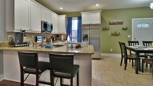 Unclassified image, 4 of 28, button - 3 miles to downtown - family & pet friendly (Asheville)