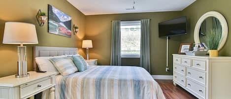 3 habitaciones, tabla de planchar con plancha, wifi y ropa de cama