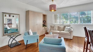 32-inch TV with digital channels - Chic 1BR Hallandale Beach Pool and Parking (Hallandale Beach)