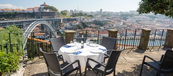 Spacious Apartment With a Shared Garden