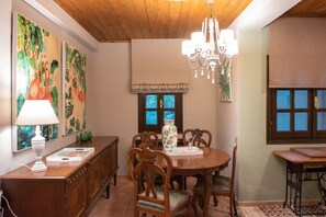 Dining - Dandy Villas Tsagkarada|Green Apple|Jacuzzi|SeaView (Tsagkarada)