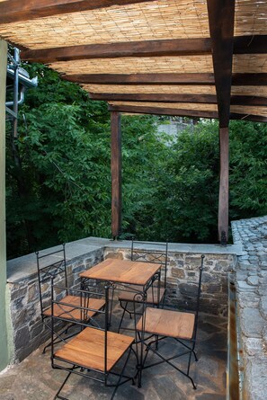 Outdoor dining - Dandy Villas Tsagkarada|Green Apple|Jacuzzi|SeaView (Tsagkarada)