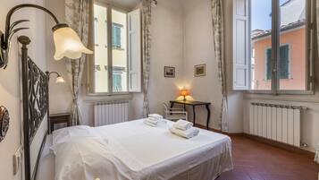 Comfort Apartment | 2 bedrooms, premium bedding, down comforters, iron/ironing board