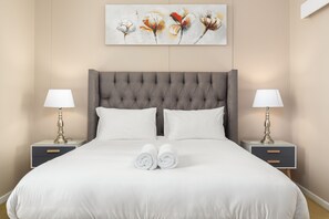 Deluxe Apartment | 3 bedrooms, in-room safe, laptop workspace, iron/ironing board